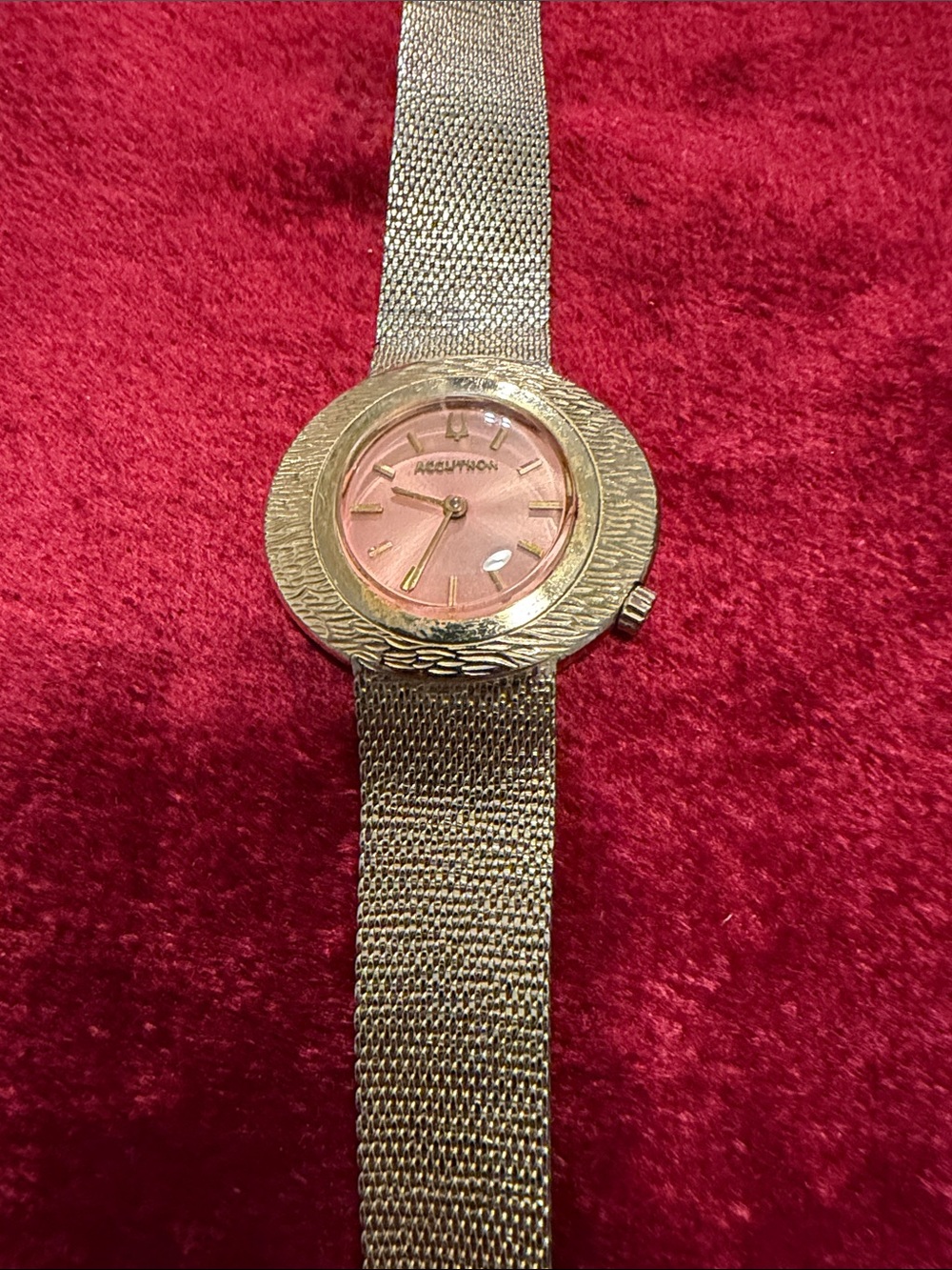 Vintage Bulova Gold-Tone Mesh Watch wPink Dial 10k gold filled great condition